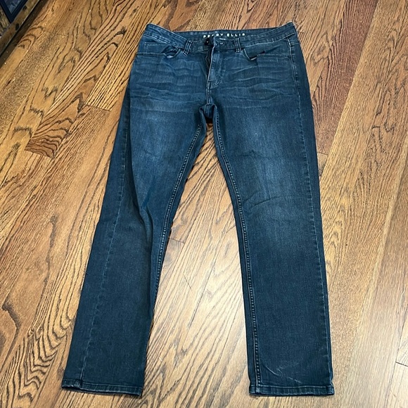 Perry Ellis Men’s Jeans 33x32 Slim Fit Stretch - Picture 1 of 1